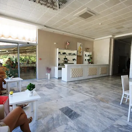 Kamenec فندق نيسيبار