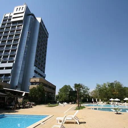 Kamenec 3*